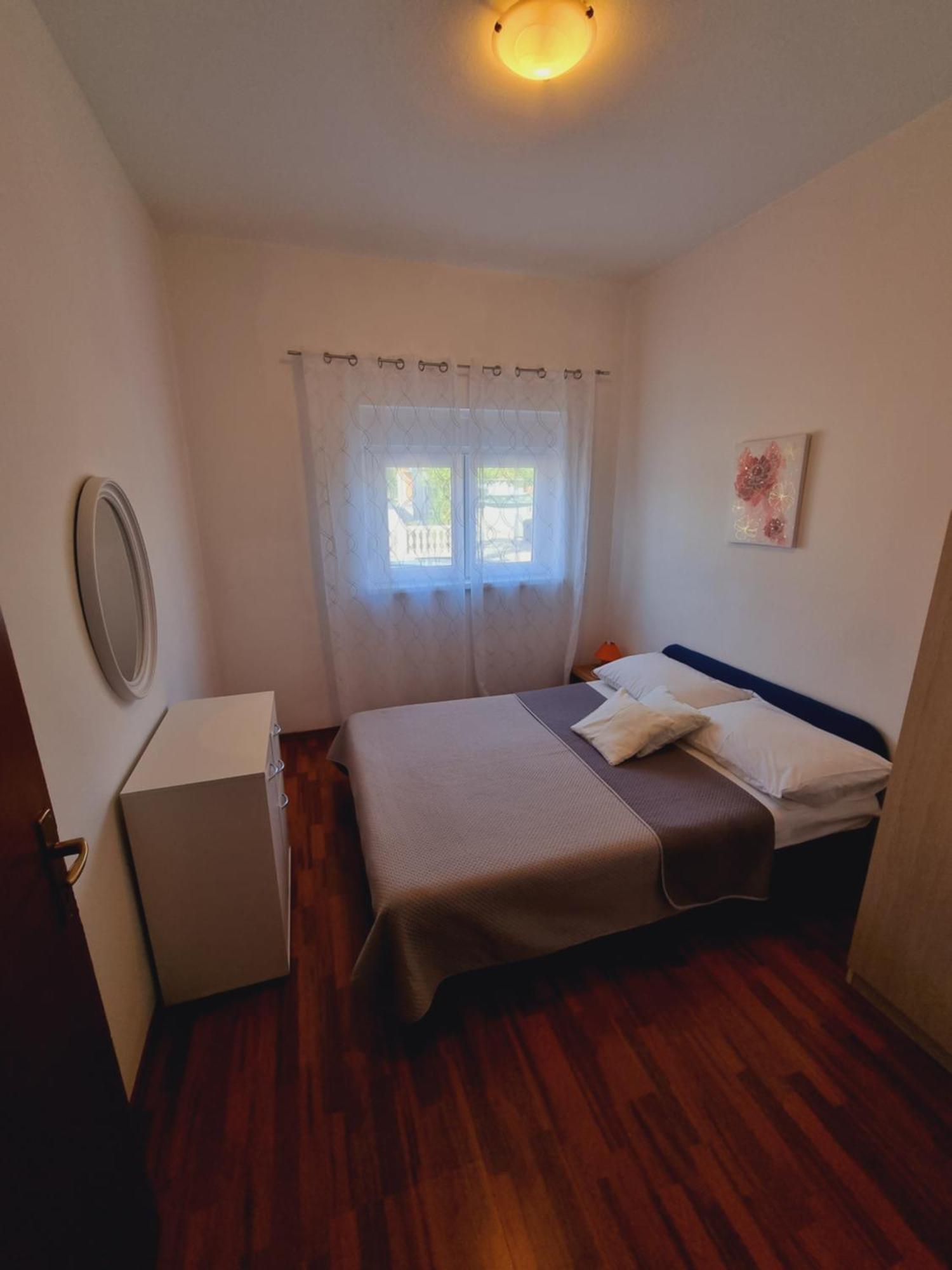 Apartments Lili Biograd Na Moru Quarto foto
