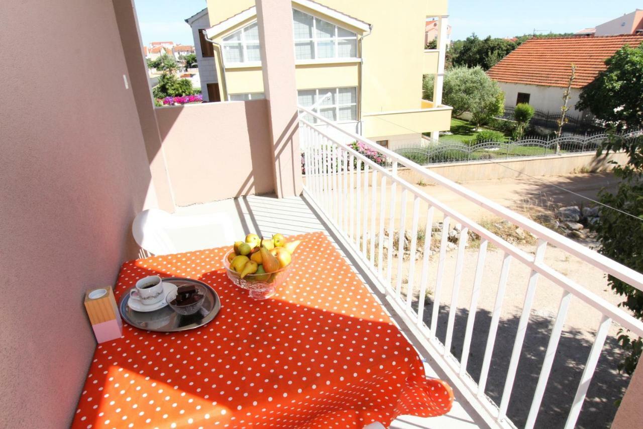 Apartments Lili Biograd Na Moru Exterior foto